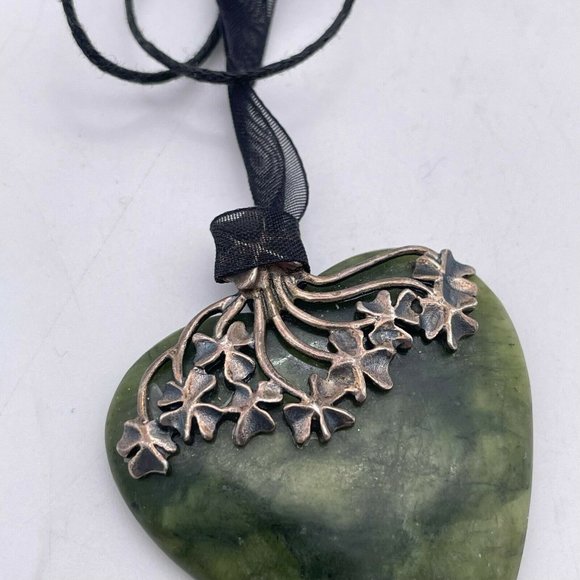 JC Walsh & Sons Ireland Sterling 925 Connemara Marble Shamrock Heart Necklace - Picture 6 of 8